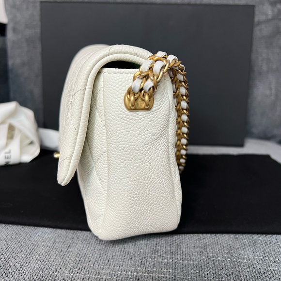 Chanel flap bag Chain soul mini caviar white - Picture 5 of 16